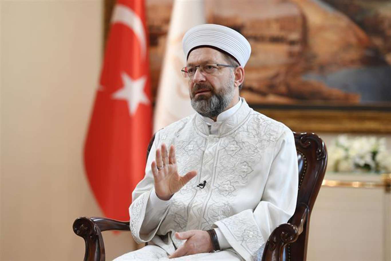 Erbaş: Çocuk istismarı karşısında taviz, tehir ve ihmal söz konusu olamaz Erbaş: Çocuk istismarı karşısında taviz, tehir ve ihmal söz konusu olamaz